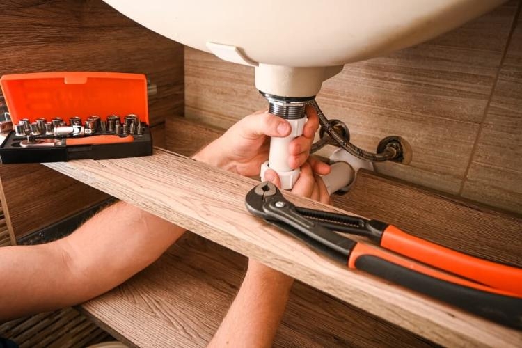 Sell side Advisory to Tesla Limited